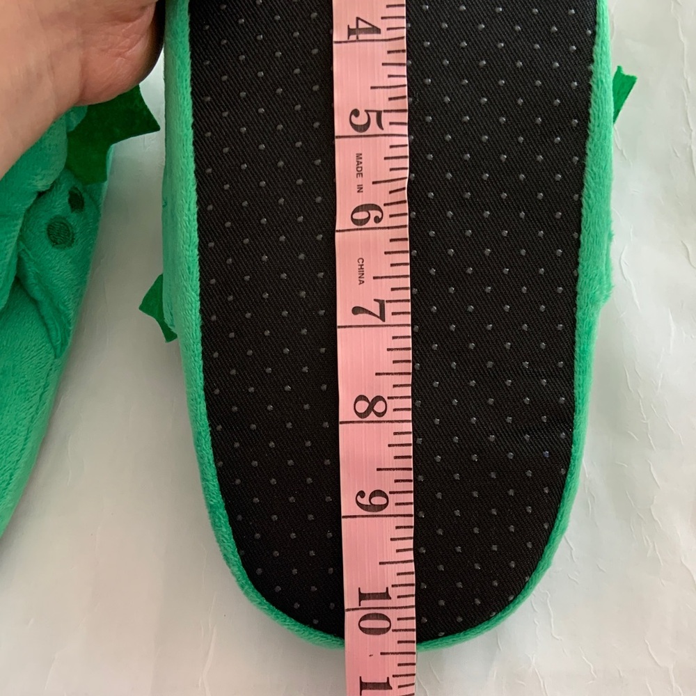 Slippers - Picture 6 of 8